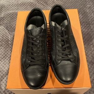 Louis Vuitton mens sneaker